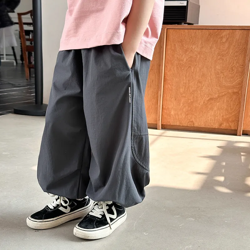 【100-160cm】三色選べる カジュアル 履きやすい シンプル 気質満点 カッコイイ 無地 男の子 パンツ