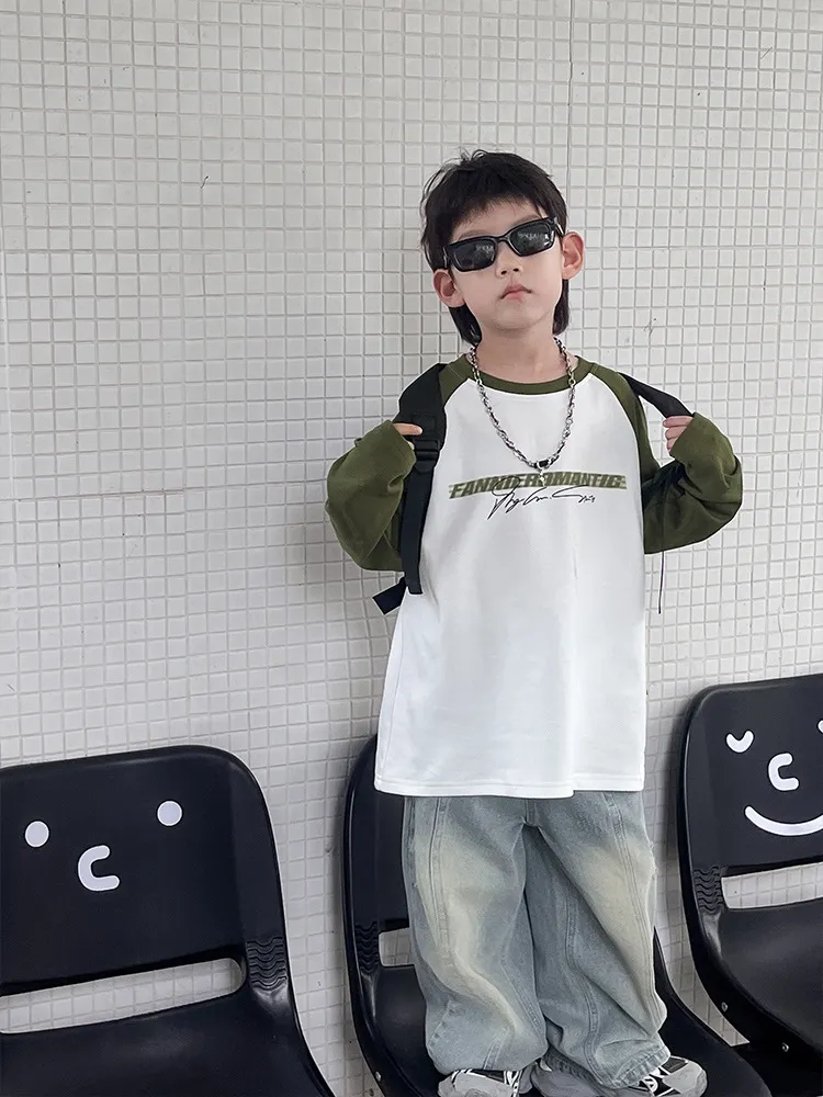【110-160cm】おすすめ 元気いっぱい 2色選べる 春秋 配色 男の子 アルファベット ゆったり 通気性 長袖 Tシャツ