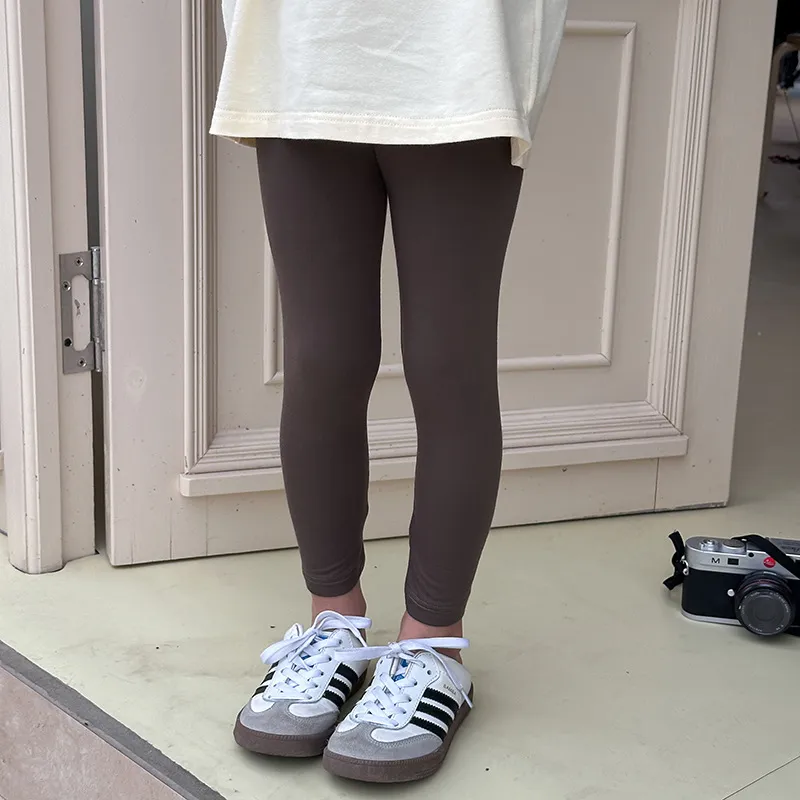 【90-160cm】買わないと損 期間限定 シンプル 無地 4色選べる 女の子 薄地 夏 レギンス