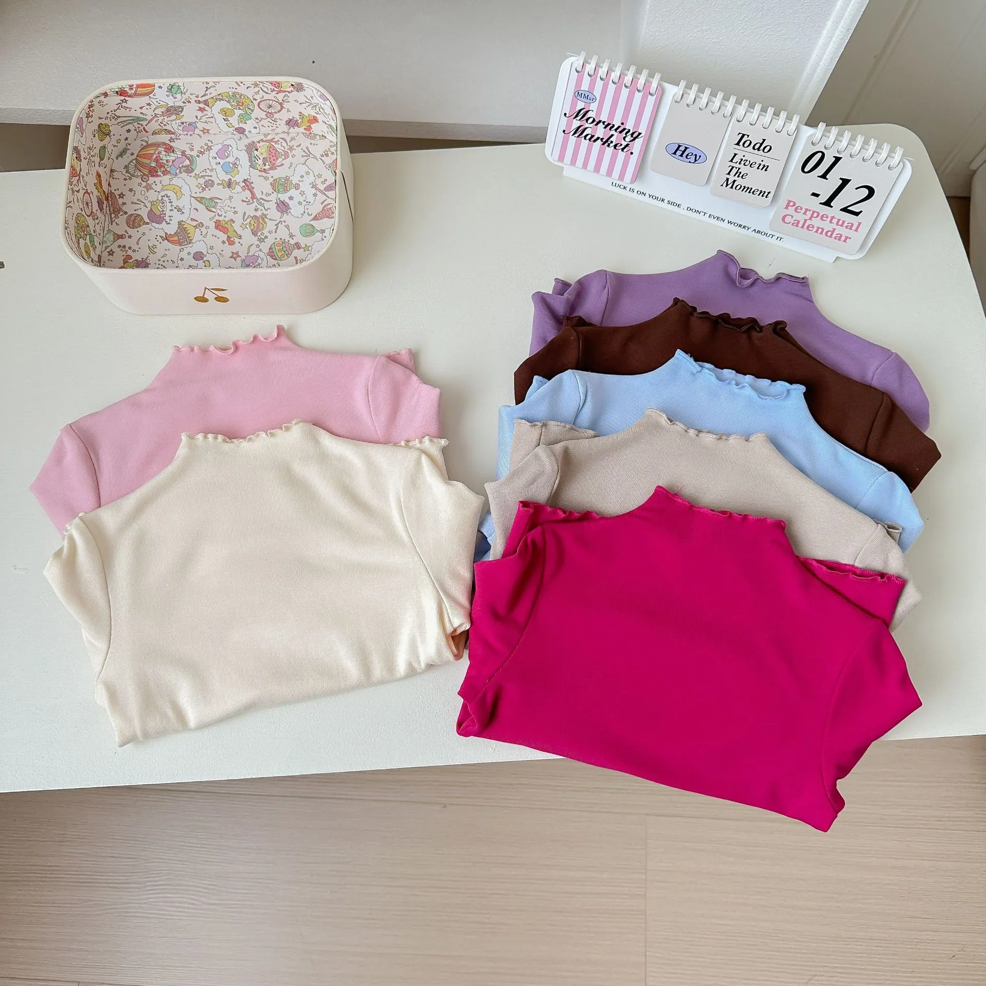【90-150cm】デイリーウエアー カラーバリエーショ ンシンプル 女の子 長袖Tシャツ
