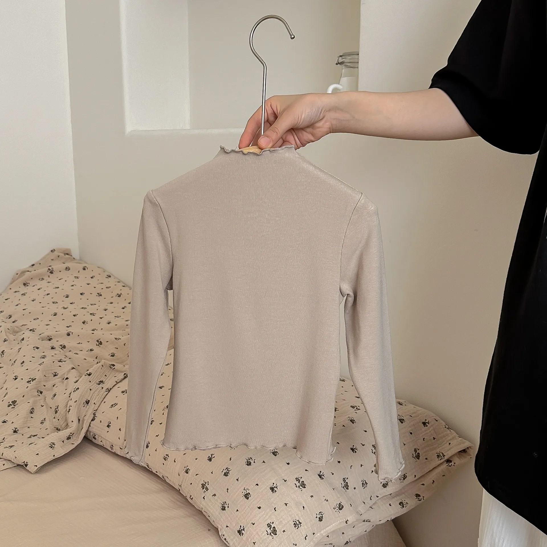 【90-150cm】デイリーウエアー カラーバリエーショ ンシンプル 女の子 長袖Tシャツ