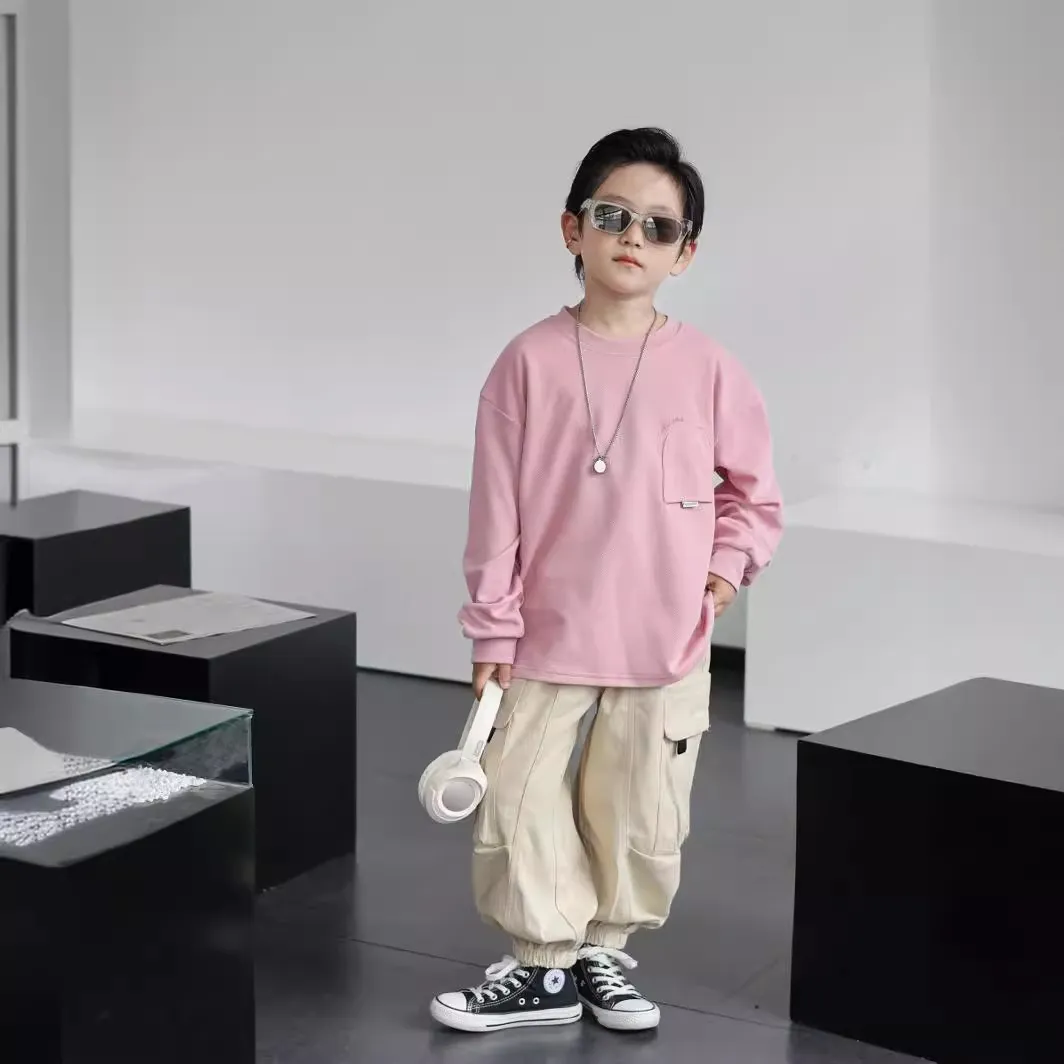 【90-160cm】ユニセックスで楽しめるリーズナブルなキッズ 長袖 Tシャツ ポケット付 ロンＴ