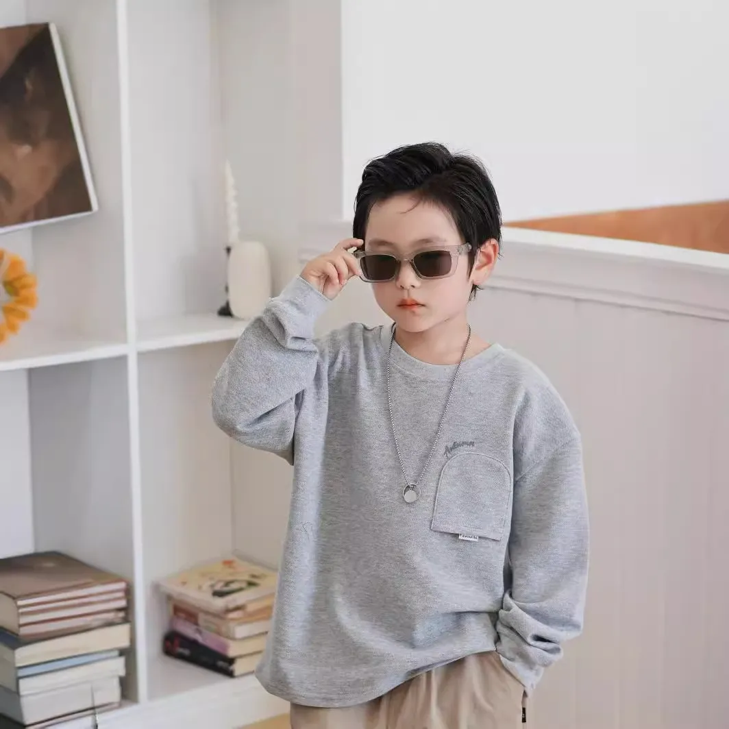 【90-160cm】ユニセックスで楽しめるリーズナブルなキッズ 長袖 Tシャツ ポケット付 ロンＴ