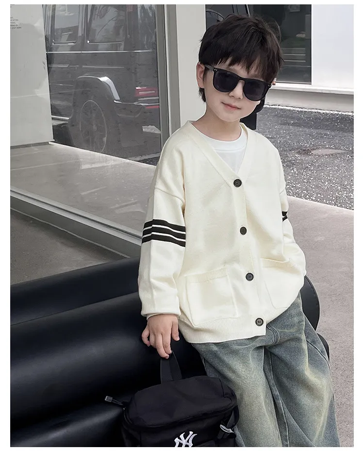 【90-150cm】人気新作 シンプルなデザインのVネック キッズ 男の子 長袖カーディガン