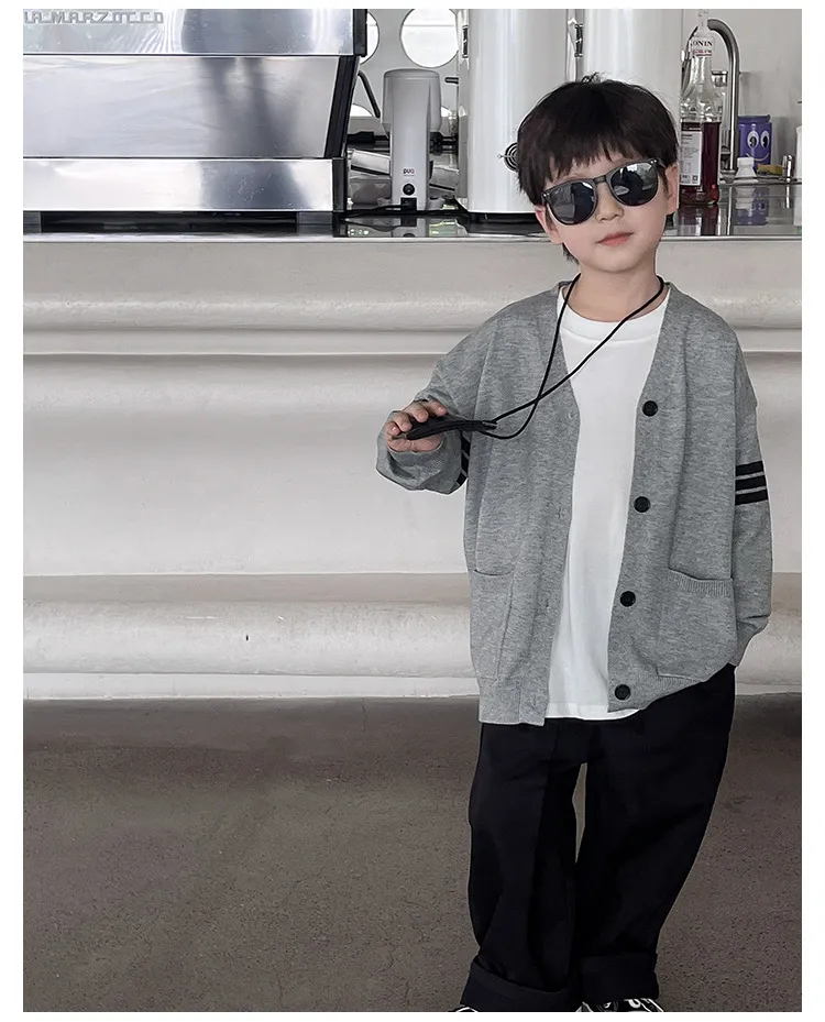 【90-150cm】人気新作 シンプルなデザインのVネック キッズ 男の子 長袖カーディガン