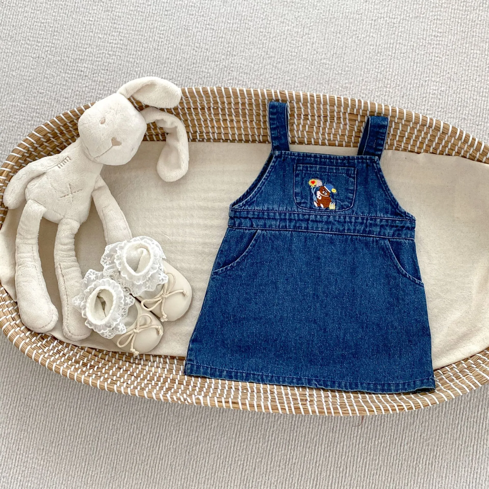 【73-120cm】二点セット 単品注文可 超かわいい 今季大注目 女の子 シャツ+デニムサスペンダースカート