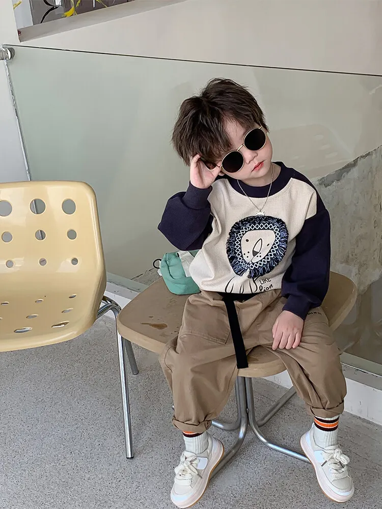【90-130cm】遊び心満点 ふさふさの毛並みはフリンジ ライオン顔 長袖トレーナー 男の子
