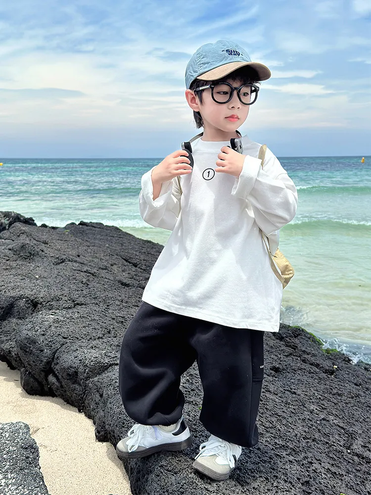 【90-160cm】人気上昇中 合わせやすい リラックス感ある アルファベット カジュアル 長袖 Tシャツ