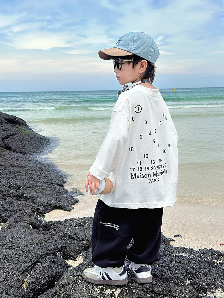 【90-160cm】人気上昇中 合わせやすい リラックス感ある アルファベット カジュアル 長袖 Tシャツ