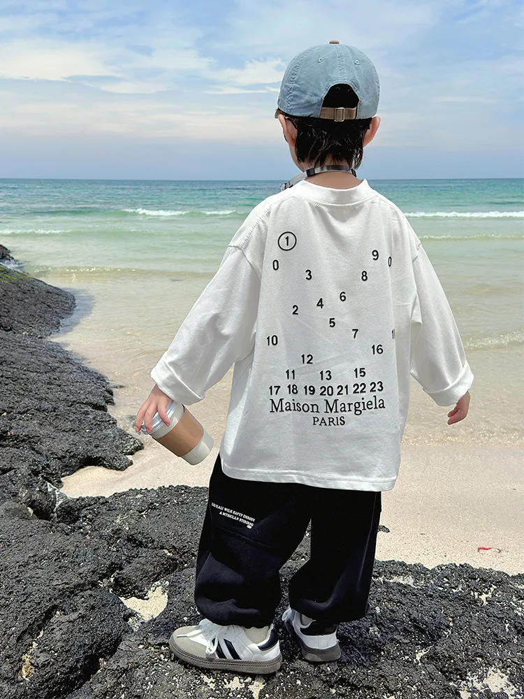 【90-160cm】人気上昇中 合わせやすい リラックス感ある アルファベット カジュアル 長袖 Tシャツ