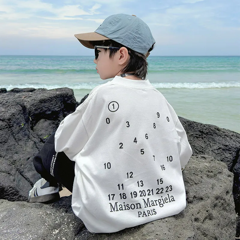 【90-160cm】人気上昇中 合わせやすい リラックス感ある アルファベット カジュアル 長袖 Tシャツ