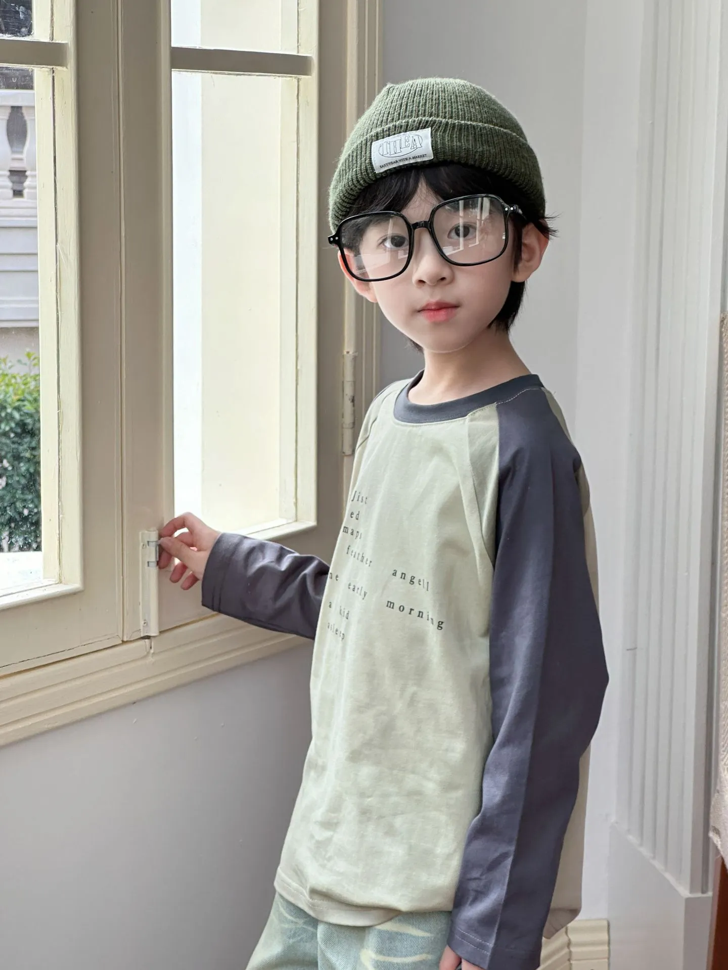 【90-140cm】今季大注目 楽チン カジュアル 合わせやすい アルファベット バイカラー 長袖 Tシャツ