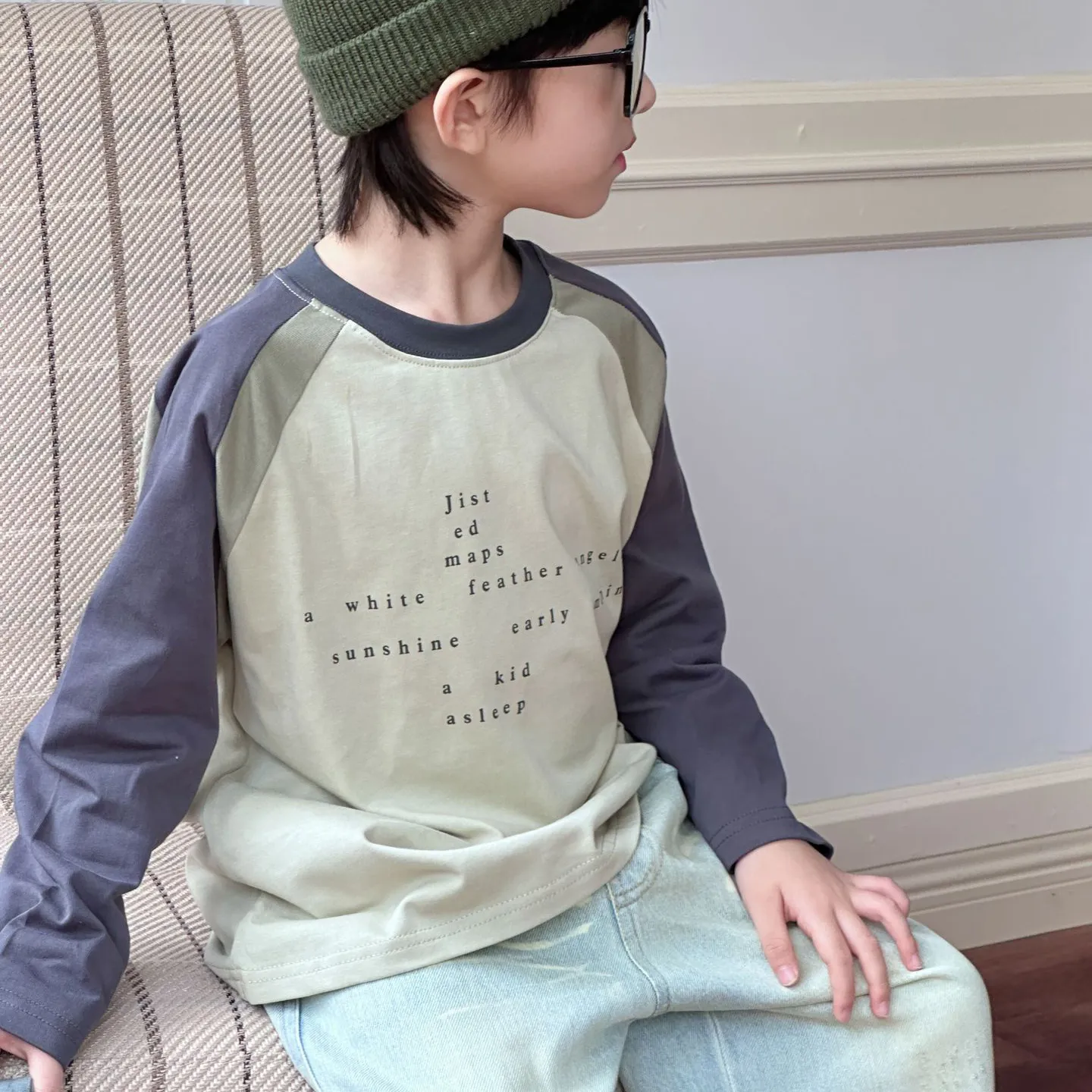 【90-140cm】今季大注目 楽チン カジュアル 合わせやすい アルファベット バイカラー 長袖 Tシャツ