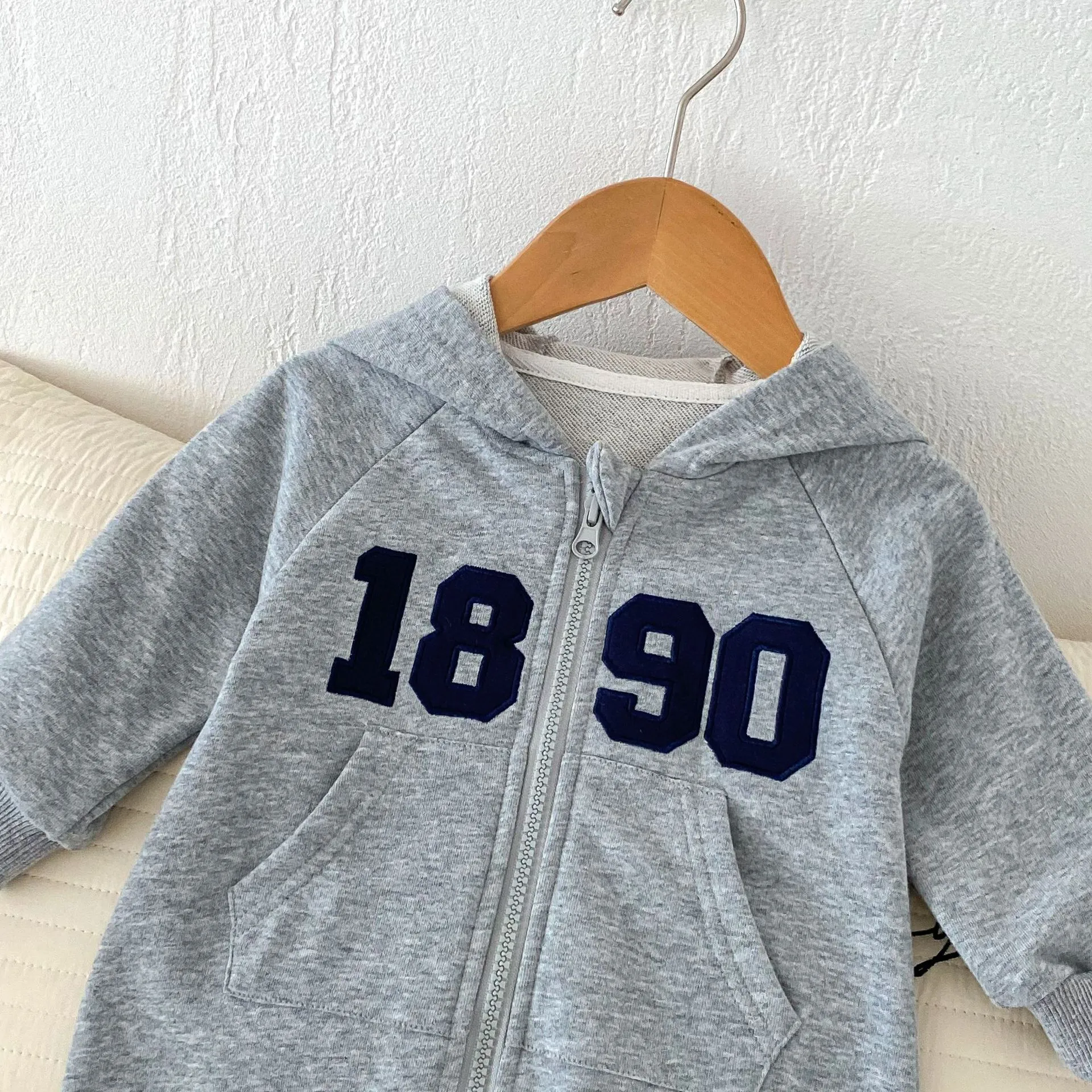 【66-90cm】超人気 トレンド 定番 フード付き 合わせやすい 肌に優しい ベビー服 ロンパース