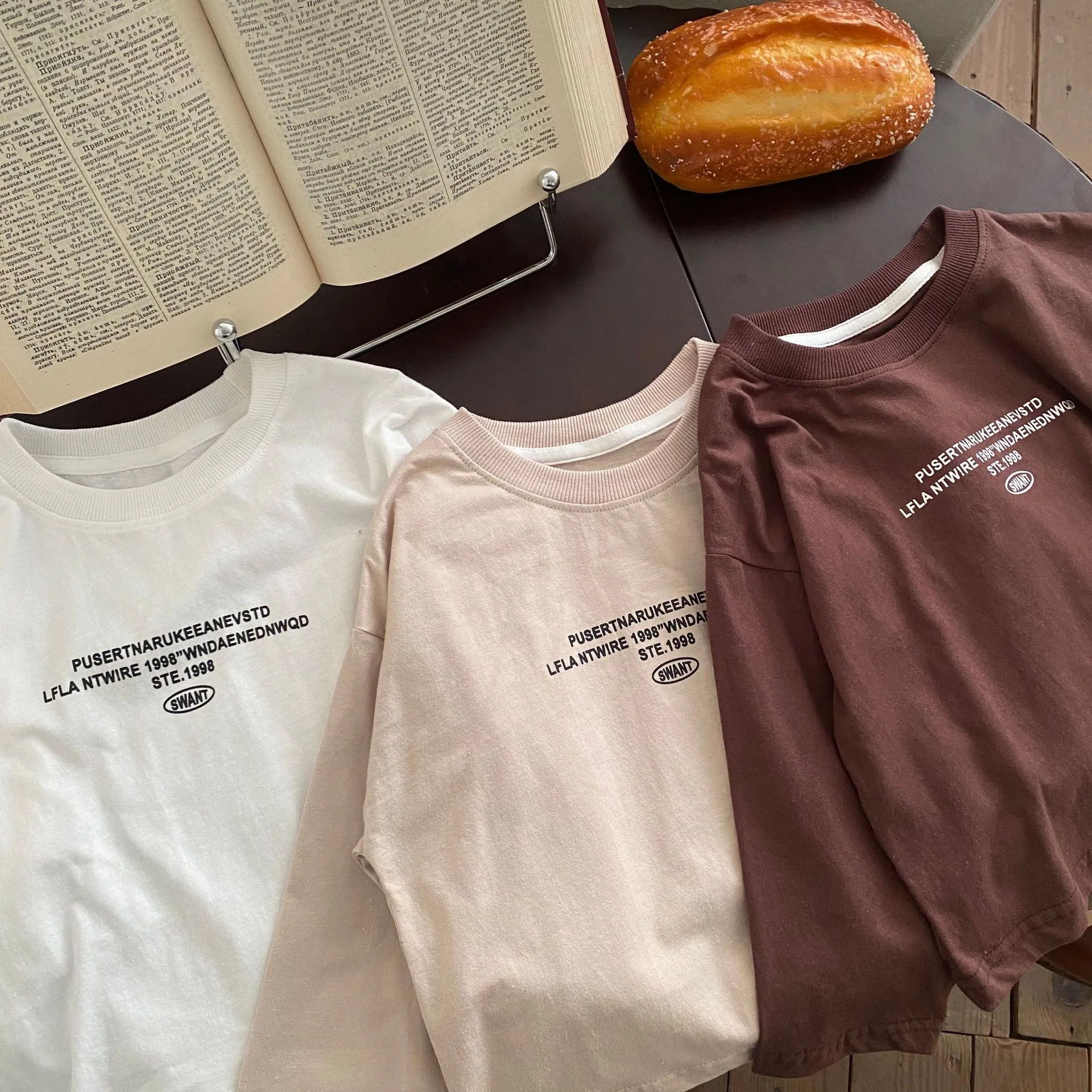 【90-130cm】着回し力抜群！プリント 男の子 女の子 トップス 長袖Tシャツ