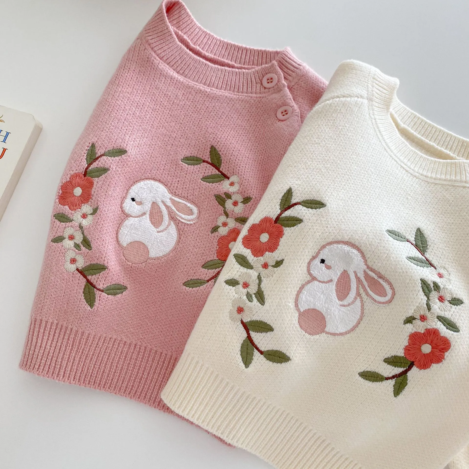 【73-120cm】見逃さないで！秋新作 スウィート ガーリッシュ 刺繍 女の子 セーター