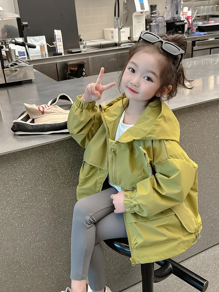 【90-140cm】人気上昇中 シンプル 合わせやすい きれいめ 女の子 フード付き アウター
