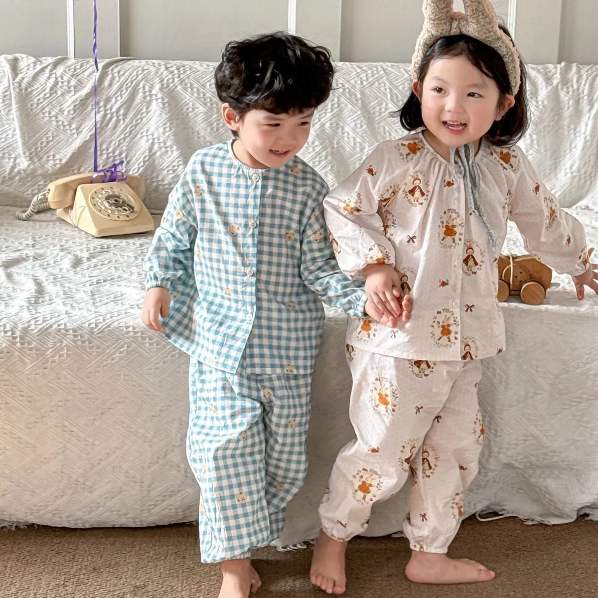 【90-130cm】 秋冬 暖かい 前開き 兄妹お揃い 長袖 子供 ルームウェア 可愛い セットアップ