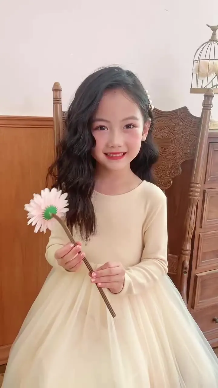 【100-150cm】絶対見逃さないで ガーリッシュ プリンセス スウィート 切り替え 女の子 ワンピース