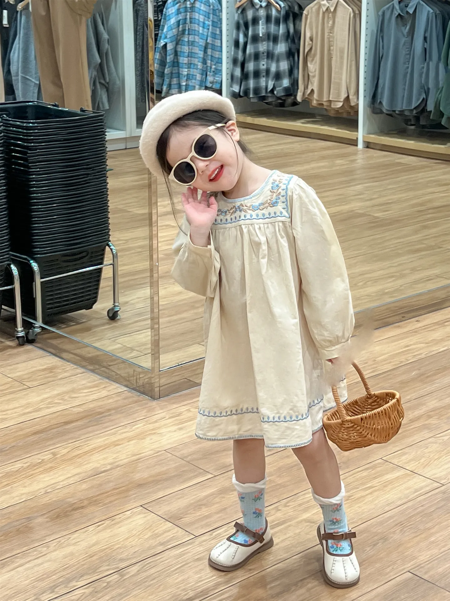 【90-140cm】売れ筋 おしゃれ プリンセス レトロ スウィート 刺繍 女の子 ワンピース