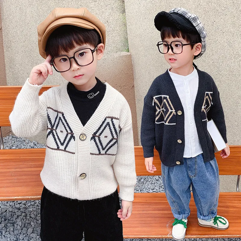 【90-160cm】人気上昇中 カジュアル モード　学園風 Vネック 男の子 カーディガン