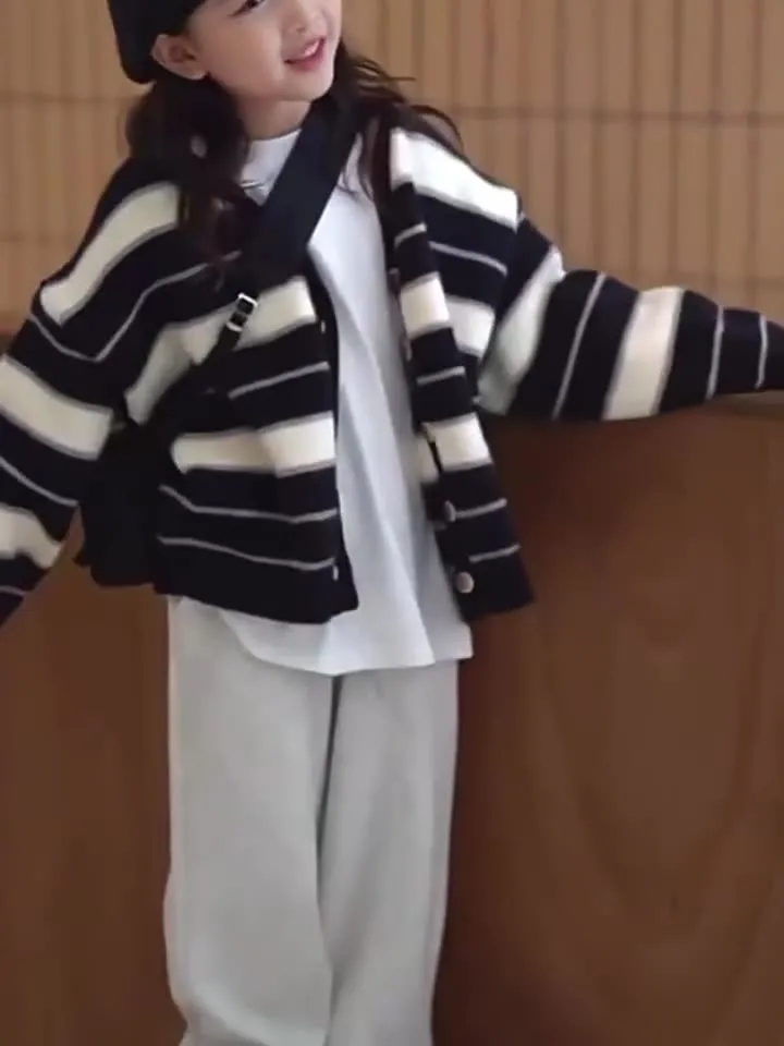 【110-160cm】ナチュラル トップス 子供服 お普段着 ボタン ニットカーディガン キッズ