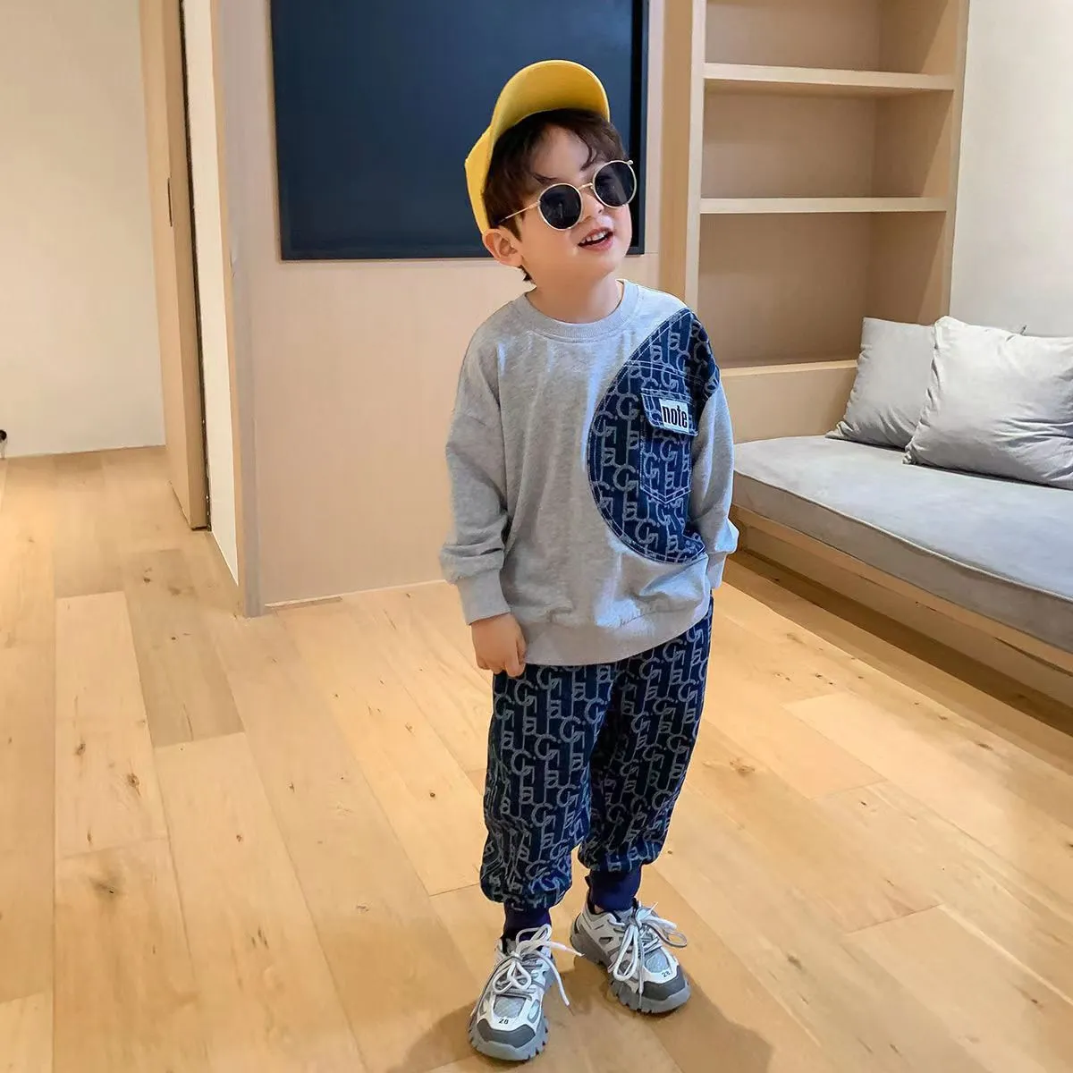 【90-150cm】二点セット かっこいい カジュアル 超人気商品 おしゃれ 特別なデザイン 男の子 トレーナー+パンツ セットアップ