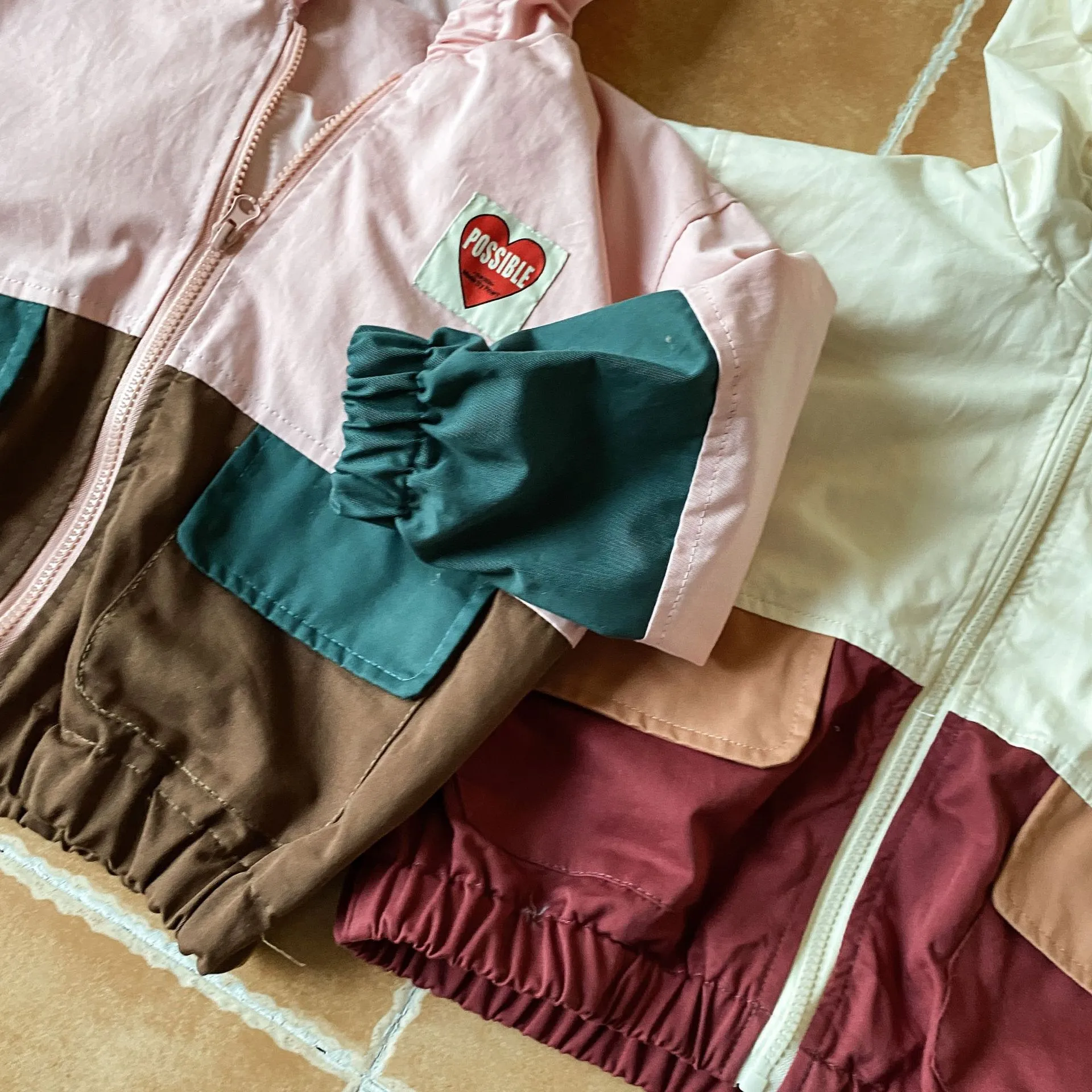 【80-150cm】かわいい フード付きバイカラー 防風 トップス ジャケット コート こども服