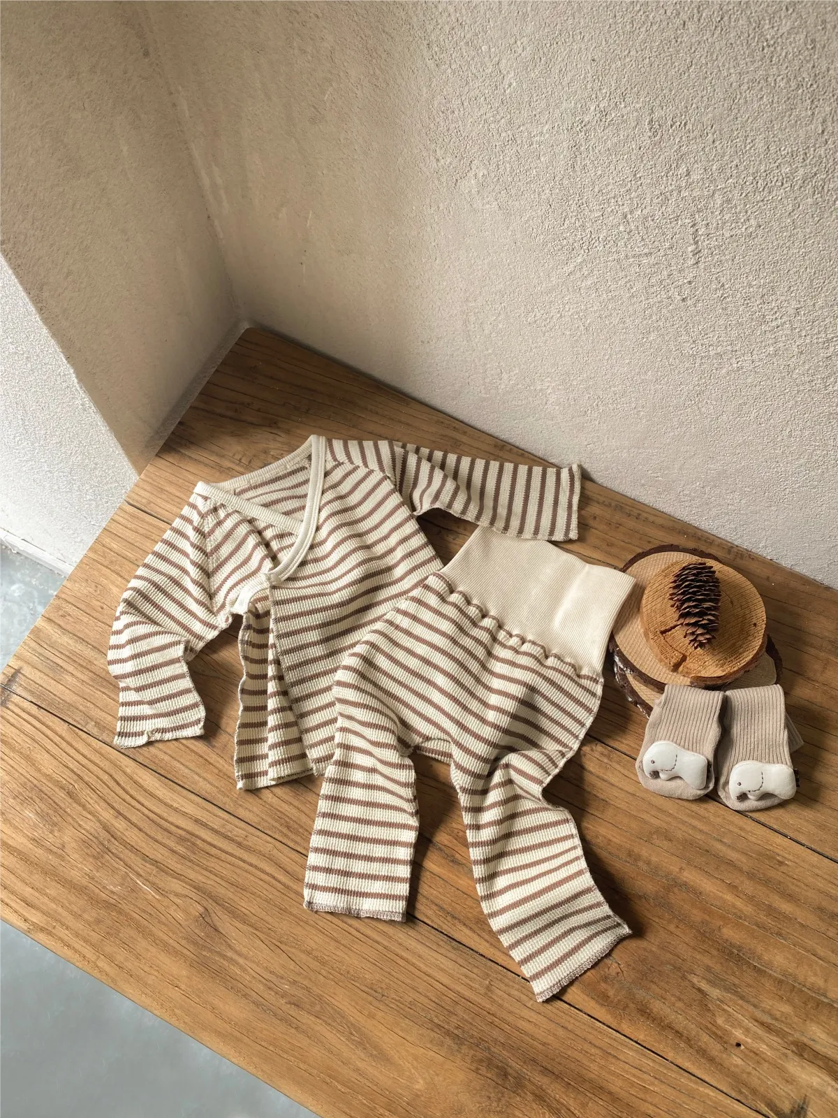【66-90cm】二点セット 人気商品 肌触りがソフト 柔らかい シンプル ベビートップス+ボトムス=セットアップ