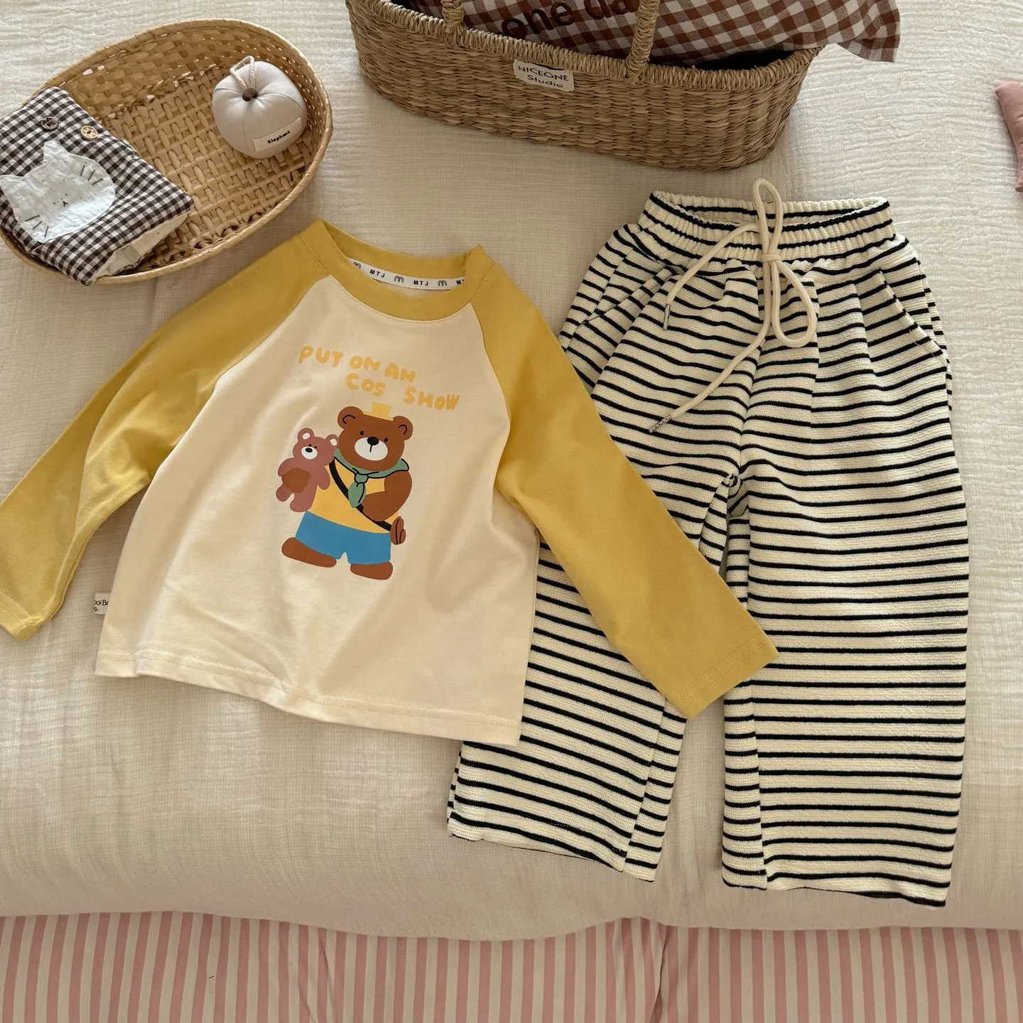 【90-140cm】かわいい 超人気商品 おしゃれ 切り替え 着やすい 長袖 Tシャツ