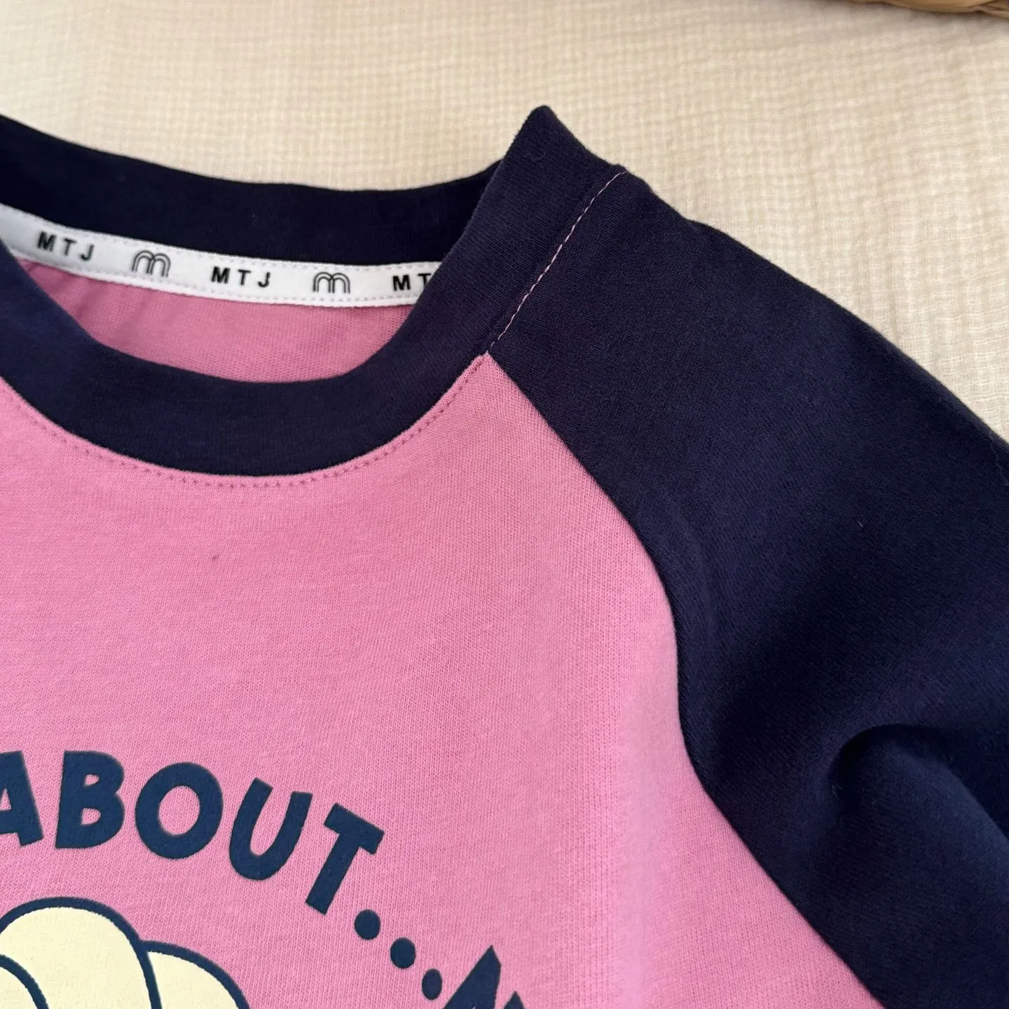 【90-140cm】かわいい 超人気商品 おしゃれ 切り替え 着やすい 長袖 Tシャツ