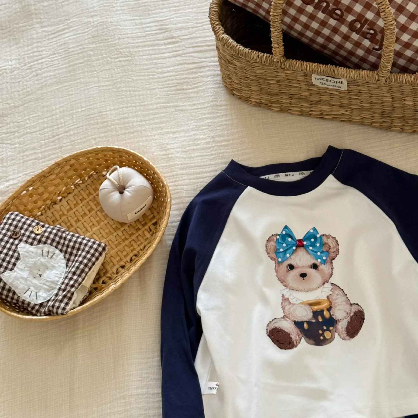 【90-140cm】かわいい 超人気商品 おしゃれ 切り替え 着やすい 長袖 Tシャツ