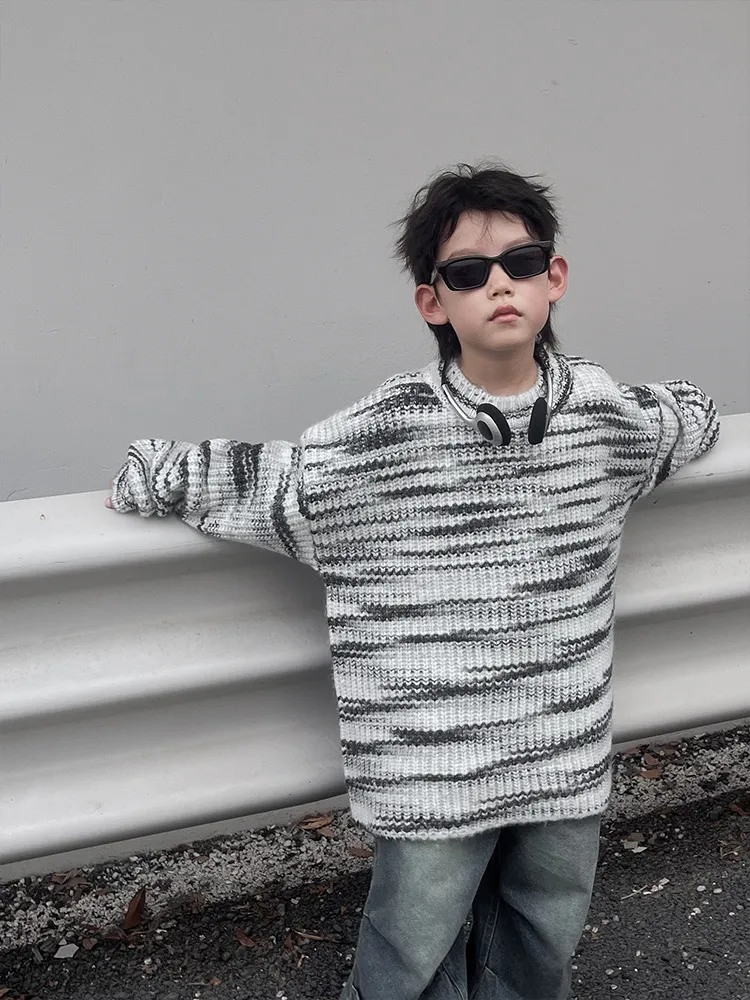【110-160cm】特別なデザイン 個性  おしゃれ  ファッション  クール  グラデーション色 男の子 セーター