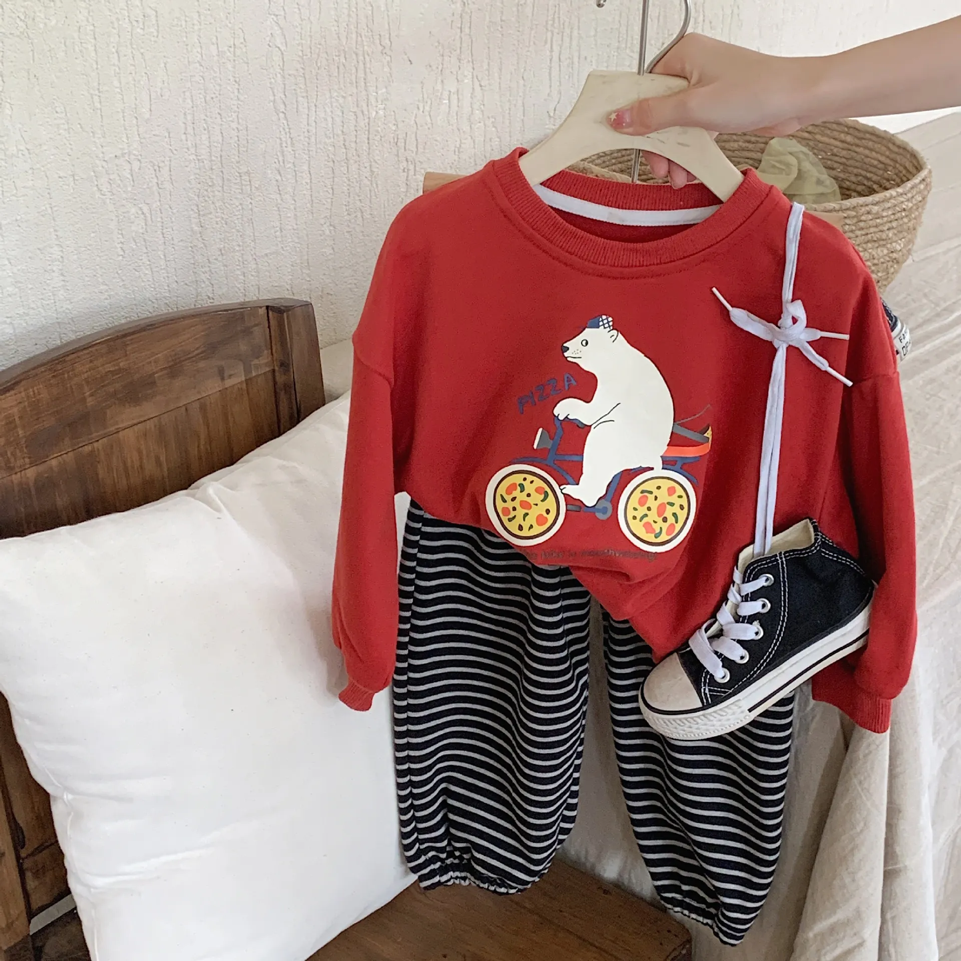 【90-140cm】絶対ほしい カジュアル  おしゃれ 合わせやすい カートゥーン  可愛い  男の子 女の子 トレーナー