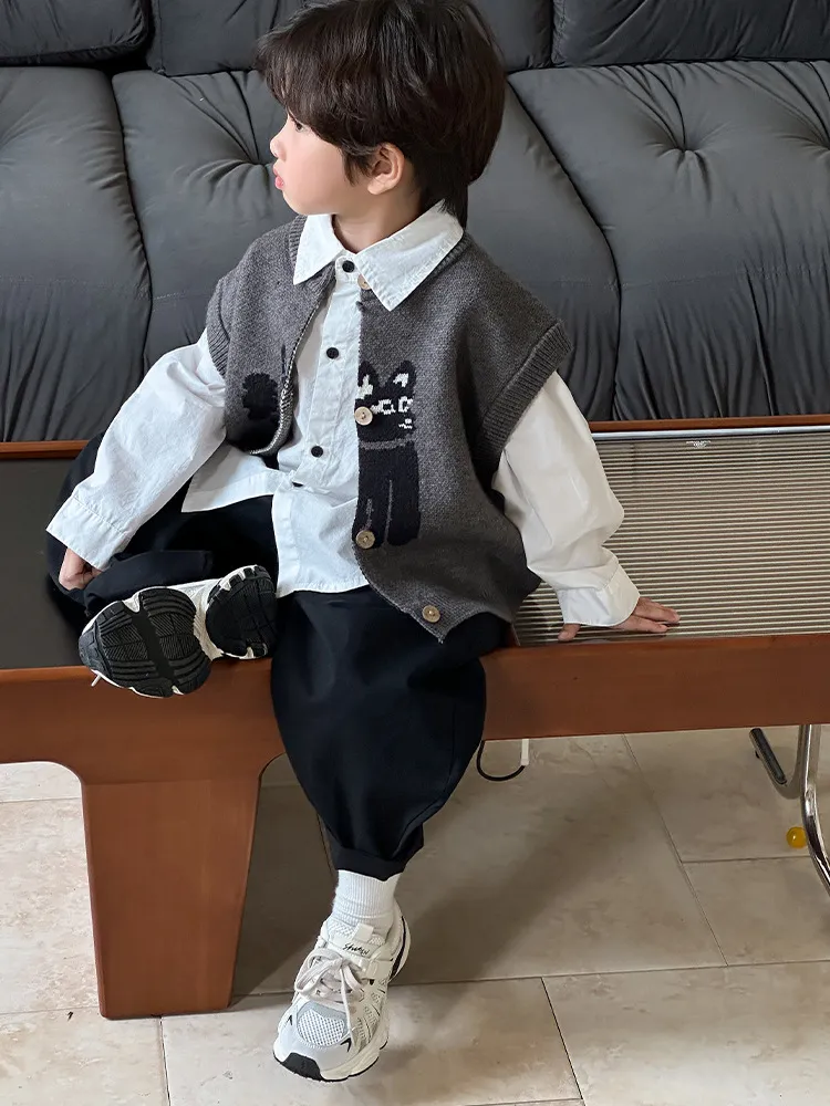 【90-150cm】シャツやロンTなどの上に重ねるだけで、コーデがワンランクアップ キッズ ニットベスト