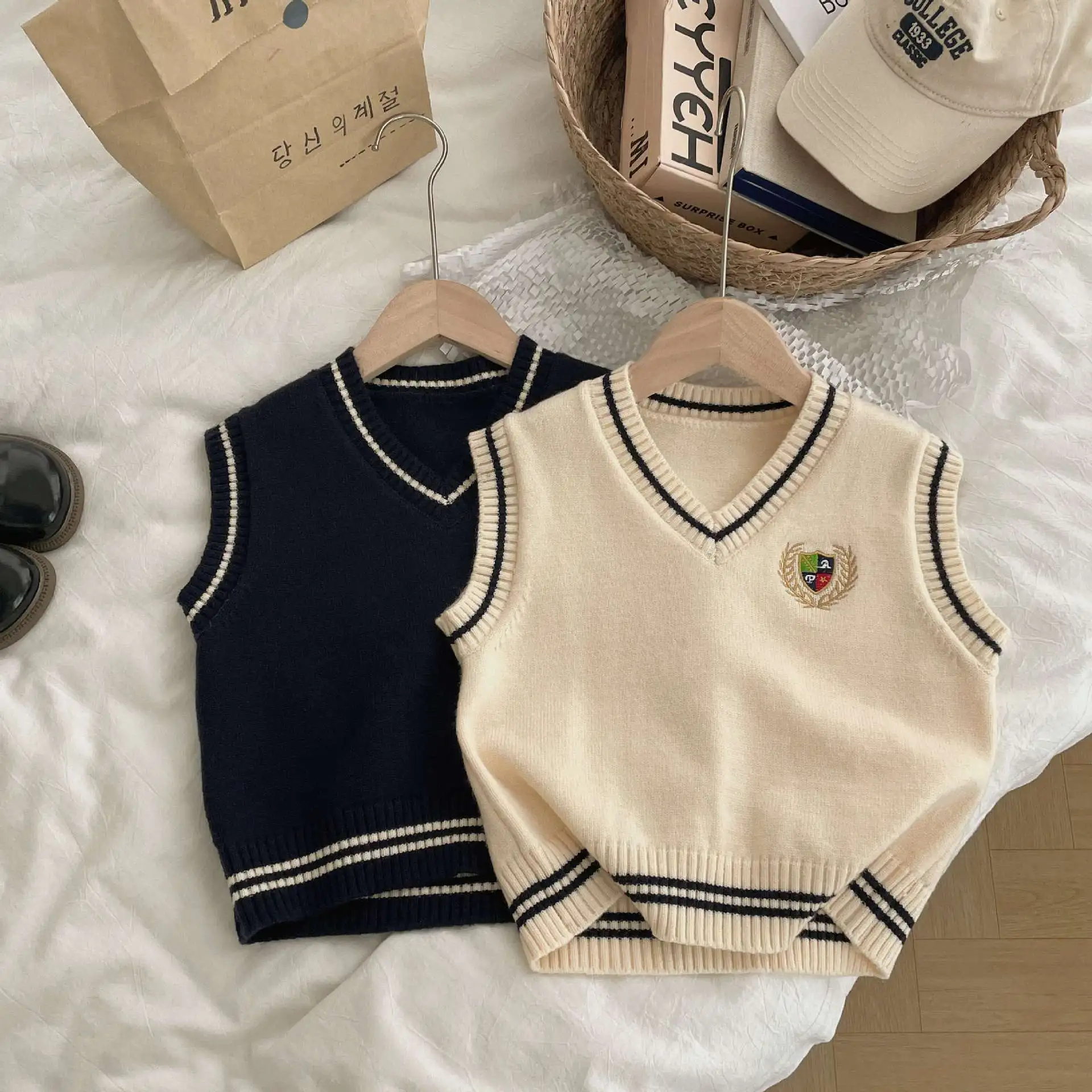 【90-140cm】絶対見逃さないで  定番  合わせやすい カジュアル  学園風 通学 男の子 女の子 タンクトップ