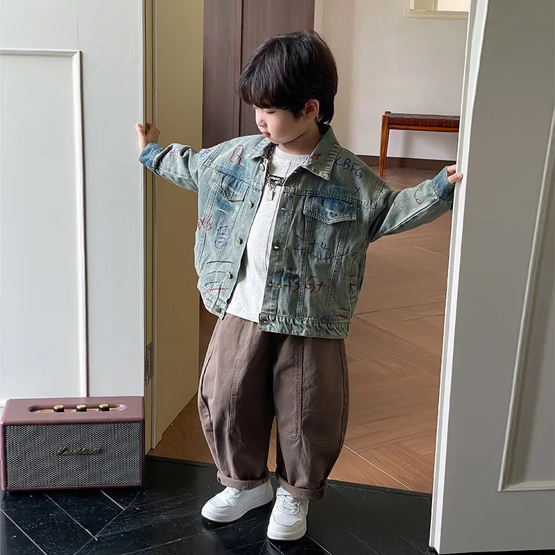 【90-150cm】おすすめ 大人気 ファッション カジュアル クール 合わせやすい 男の子 デニム アウター