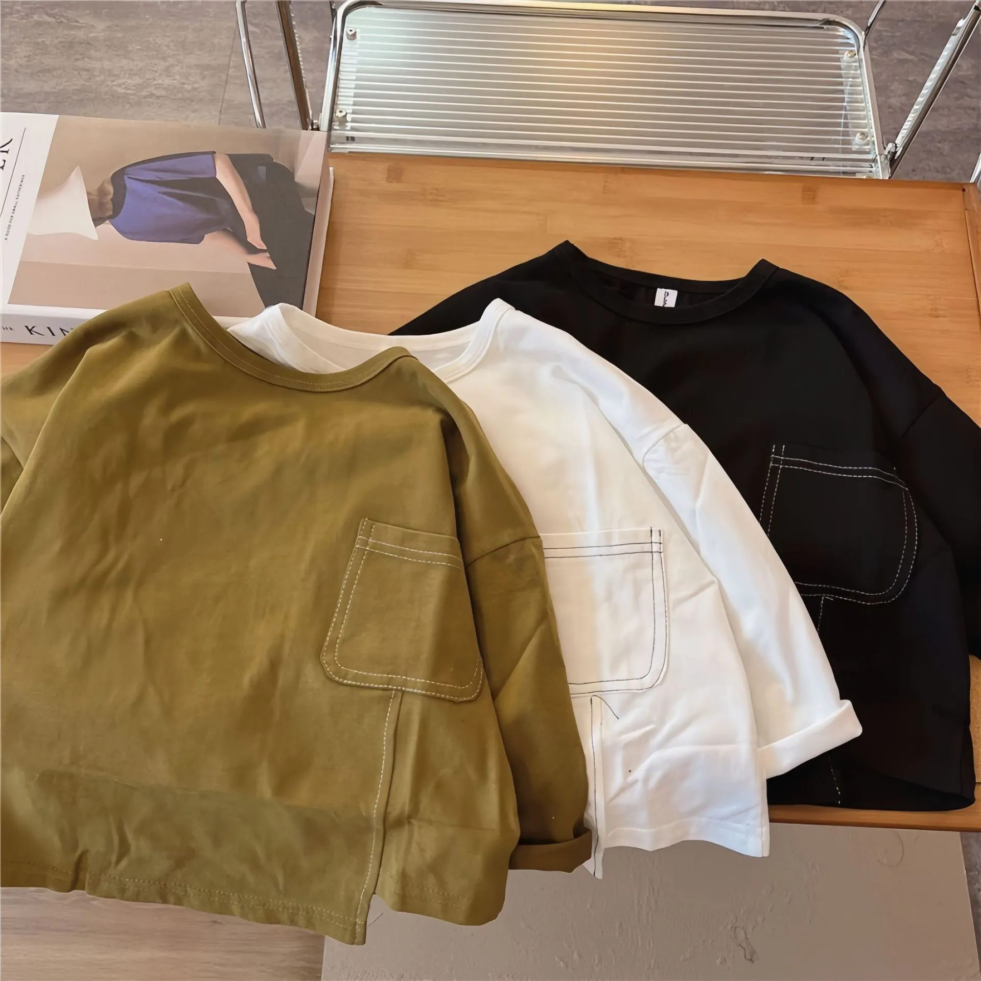 【80-130cm】 絶対見逃さないで シンプル おしゃれ カジュアル 三色選べる  男の子 長袖 Ｔシャツ