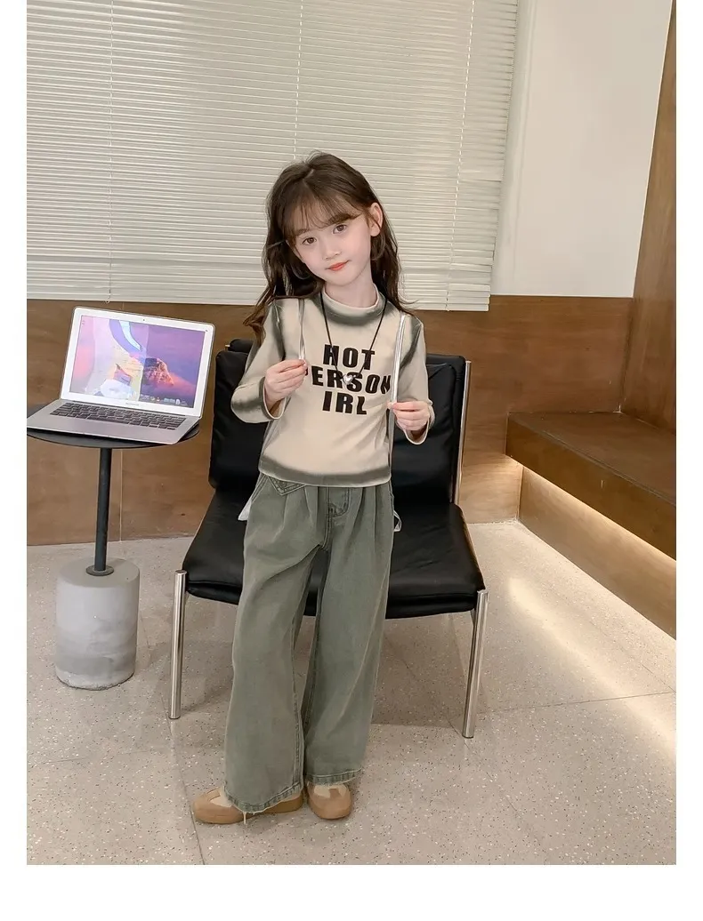 【90-150cm】カジュアル 英字プリントTシャツ トップス 長袖 通園 通学 長袖Tシャツ 子供服