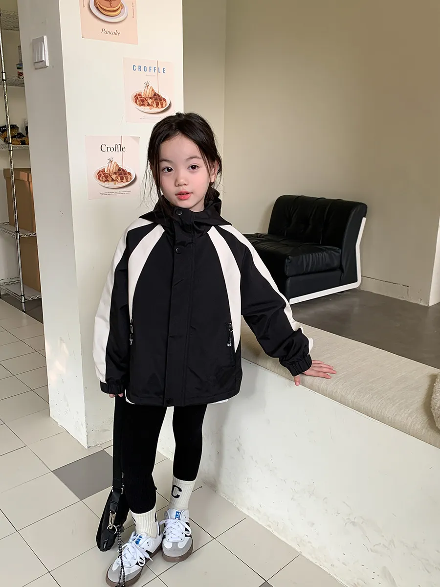 【90-150cm】絶対後悔しない  合わせやすい  クール  ファッション  配色  女の子  アウター