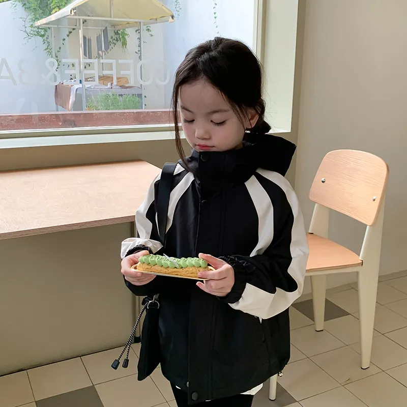 【90-150cm】絶対後悔しない  合わせやすい  クール  ファッション  配色  女の子  アウター