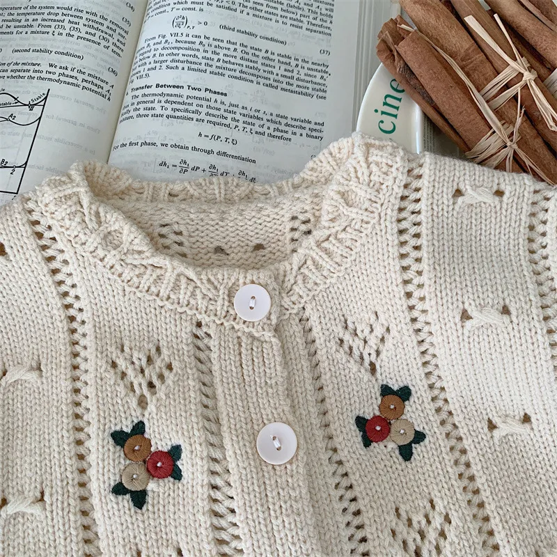 【90-130cm】絶対見逃さないで 大人気 レトロ スウィート ガーリッシュ 刺繍 女の子 ベスト