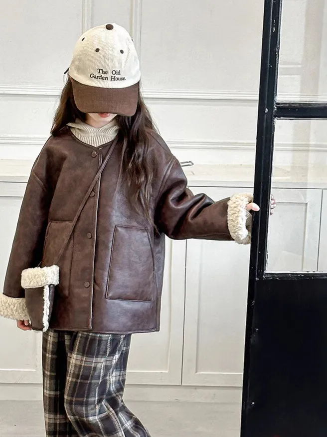 【120-170cm】絶対欲しい！カジュアル 定番 合わせやすい 人気 暖い 女の子 レザー アウター