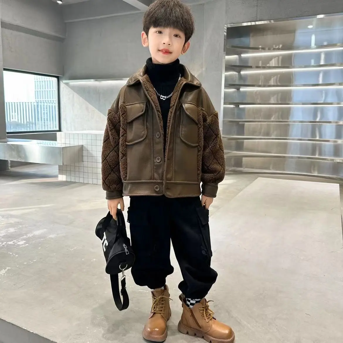 【100-170cm】着回し力抜群 大注目 カジュアル 切り替え 合わせやすい 男の子 レザージャケット
