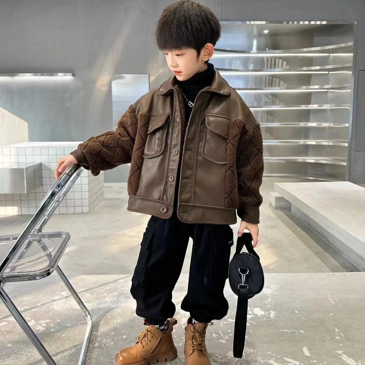 【100-170cm】着回し力抜群 大注目 カジュアル 切り替え 合わせやすい 男の子 レザージャケット